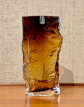 Load image into Gallery viewer, Glass vase by Kaj Blomqvist for Kumela Riihimäki, Finland