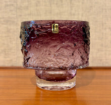 Load image into Gallery viewer, Large purple glass bowl / vase by Kaj Blomqvist for Kumela Riihimäki, Finland