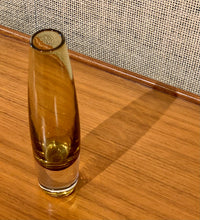 Load image into Gallery viewer, Mustard yellow glass vase by Bo Borgström for Åseda Glasbruk