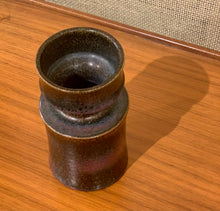 Load image into Gallery viewer, Unique vase (circa 1968) by Stig Lindberg
