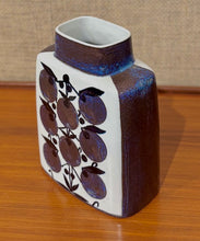 Load image into Gallery viewer, Tenera vase by Grete Helland-Hansen for Royal Copenhagen
