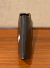 Load image into Gallery viewer, Black and tan modernist Japanese Ikebana vessel