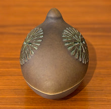 Load image into Gallery viewer, Brown ceramic bird by Tomas Anagrius for Alingsås Keramik
