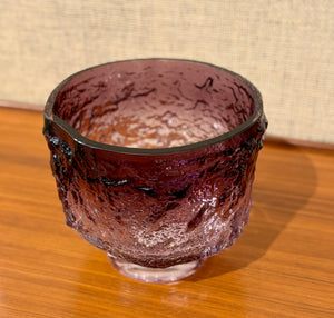 Large purple glass bowl / vase by Kaj Blomqvist for Kumela Riihimäki, Finland