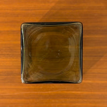 Load image into Gallery viewer, Low Isi (Ice) vase by Lennart Andersson for Gullaskruf