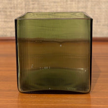 Load image into Gallery viewer, Low Isi (Ice) vase by Lennart Andersson for Gullaskruf