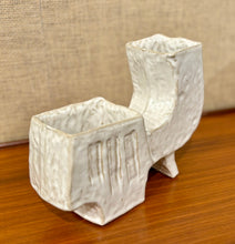 Load image into Gallery viewer, Off white modernist Japanese Ikebana vessel