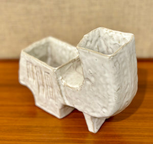 Off white modernist Japanese Ikebana vessel