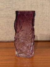 Load image into Gallery viewer, Purple glass vase by Kaj Blomqvist for Kumela Riihimäki, Finland