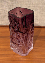 Load image into Gallery viewer, Purple glass vase by Kaj Blomqvist for Kumela Riihimäki, Finland