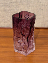 Load image into Gallery viewer, Purple glass vase by Kaj Blomqvist for Kumela Riihimäki, Finland