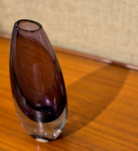 Load image into Gallery viewer, Purple glass vase by Gunnar Nylund for Strömbergshyttan