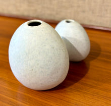 Load image into Gallery viewer, Japanese Sofu Teshigahara Komochi (Mother and Child) Ikebana vessel