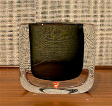 Load image into Gallery viewer, Sommerso low glass vase by Nils Landberg for Orrefors, Sweden