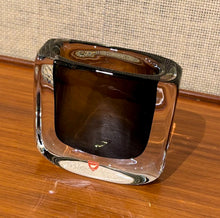 Load image into Gallery viewer, Sommerso low glass vase by Nils Landberg for Orrefors, Sweden