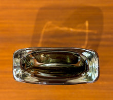 Load image into Gallery viewer, Sommerso low glass vase by Nils Landberg for Orrefors, Sweden