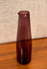 Load image into Gallery viewer, Purple glass i-403 carafe by Timo Sarpaneva for Iittala, Finland