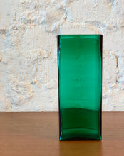 Load image into Gallery viewer, Isi (Ice) vase by Lennart Andersson for Gullaskruf