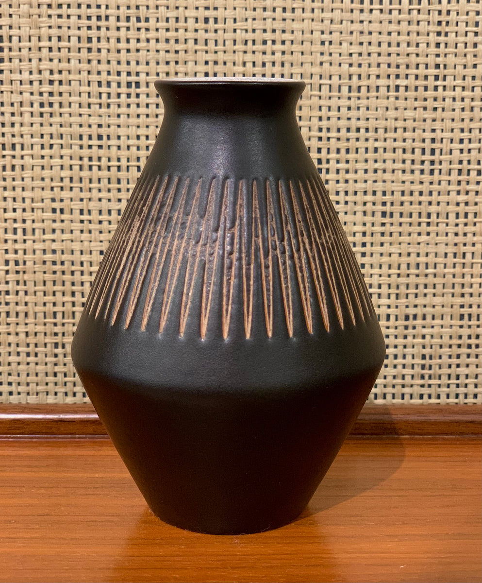 Vase by Sven Erik Skawonius for Upsala-Ekeby – gallery midlandia