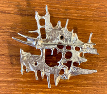 Load image into Gallery viewer, Tundra Modernist abstract brooch in sterling silver by Frank and Regine Juhls